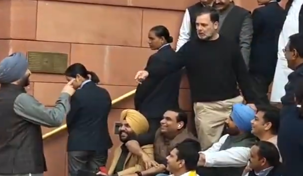 राहुल गांधी ने रवनीत बिट्टू को कहा ‘गद्दार’, जवाब में मंत्री ने कहा- देश के दुश्मनों से…