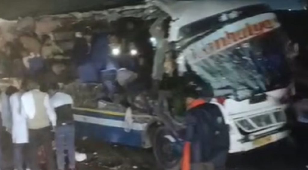 budaun road accident