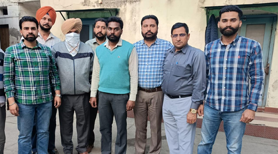 पंजाब विजिलेंस ब्यूरो की बड़ी कार्रवाई: सब-इंस्पेक्टर को 50 हजार रिश्वत लेते रंगे हाथों पकड़ा