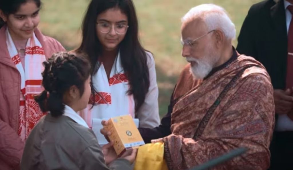 Pariksha pe Charcha student Sikkim presented tea to PM