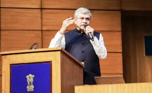 कंटेंट क्रिएटर्स को उचित हिस्सा मिले, सोशल मीडिया कंपनियों से सरकार की अपील