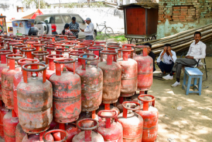 LPG Cylinder Rules: गैस सिलेंडर बुकिंग के बदलेंगे नियम? 1 सितंबर से इन 5 बातों का रखें ध्यान