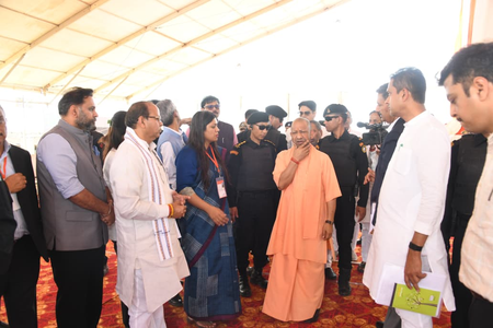 CM योगी ने जेवर एयरपोर्ट के लोकार्पण की तैयारी का लिया जायजा, PM मोदी 28 मार्च को करेंगे उद्घाटन