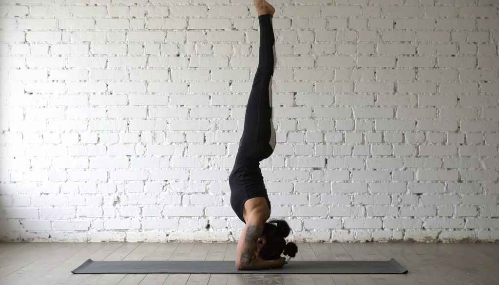 Shirshasana benefits blood circulation confidence yoga
