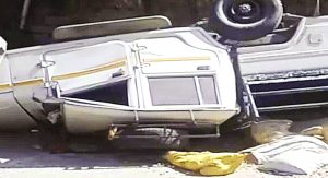 रामपुर के ज्यूरी में बजरी से लदी बोलेरो कैंपर पलटी, एक की मौत, 2 घायल