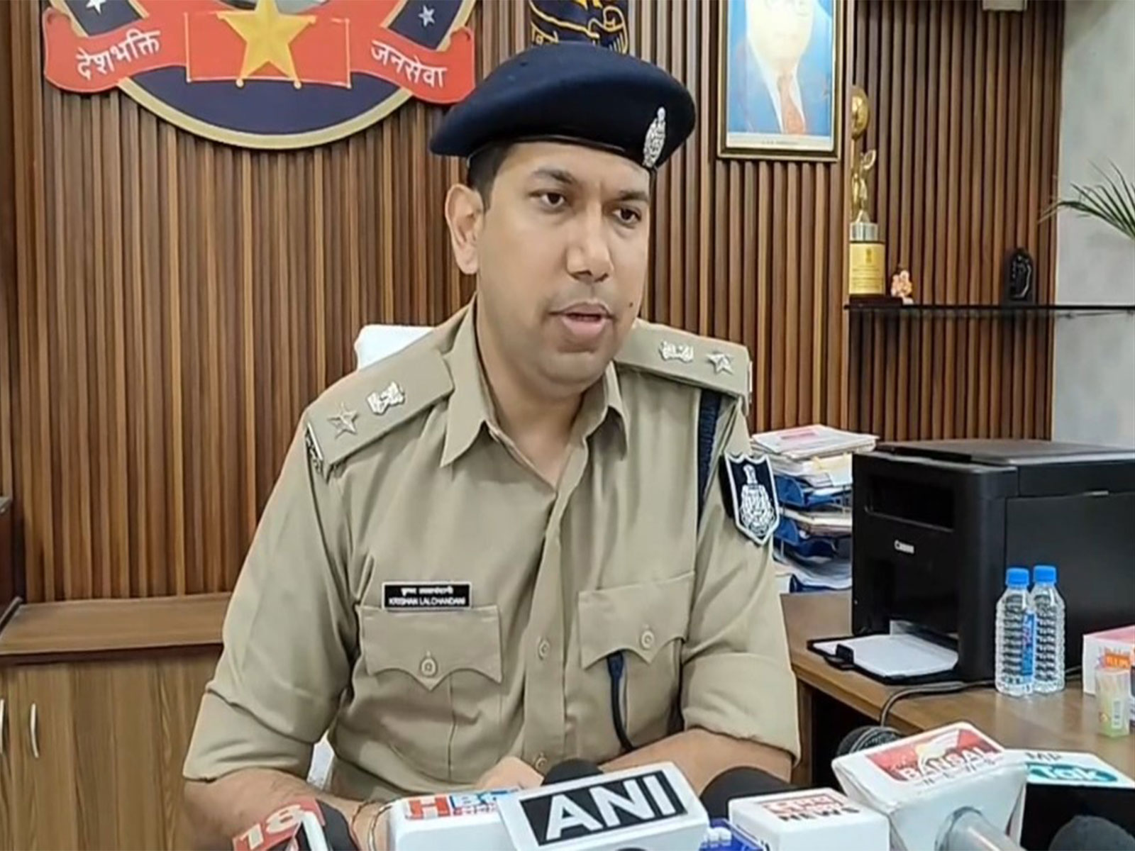 सीवेज लाइन की सफाई करते समय नगर निगम के दो सफाई कर्मचारियों की हुई मौत