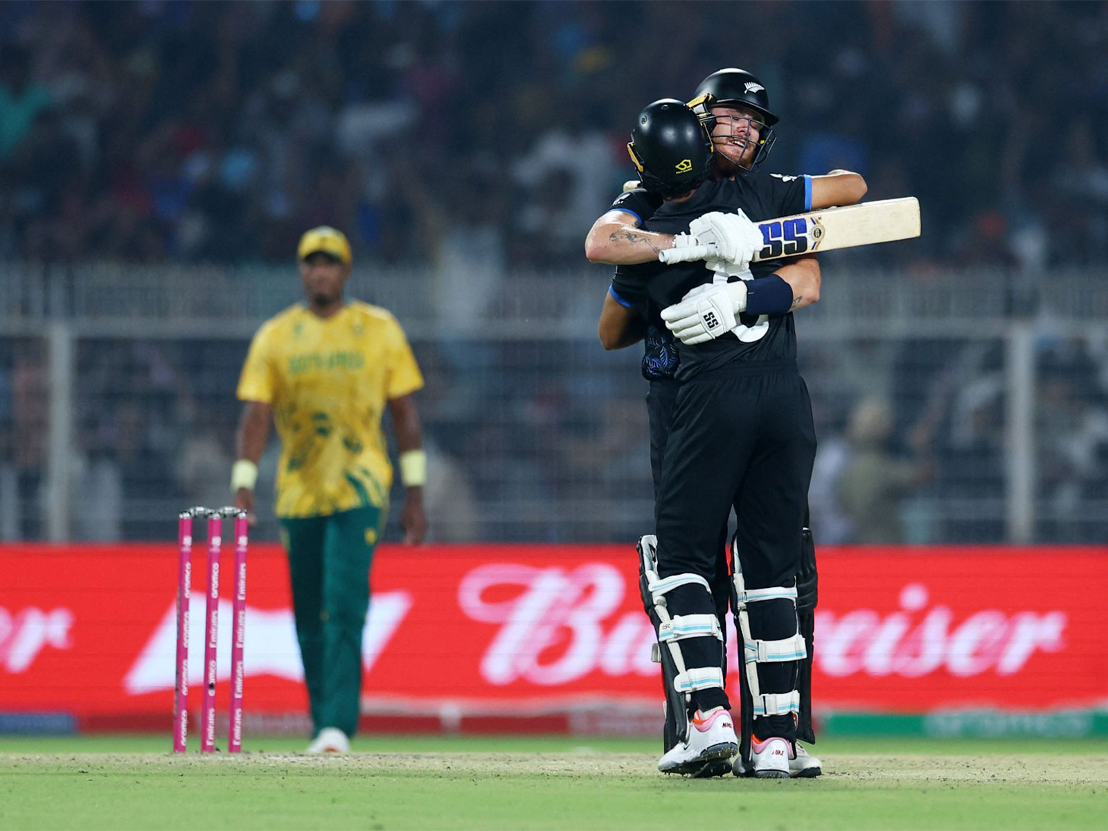 एलन ने T20WC इतिहास का सबसे तेज़ शतक बनाकर NZ को फ़ाइनल में पहुँचाया; SA को 9 विकेट से दी मात