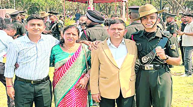जोगिंदर नगर के परैण गांव के अतुल ठाकुर बने भारतीय सेना में लेफ्टिनेंट