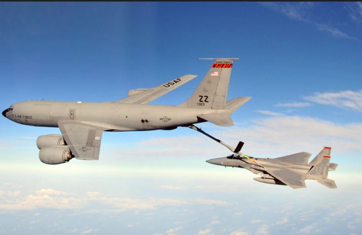 “इराक में ‘ऑपरेशन एपिक फ्यूरी’ के दौरान US का KC-135 रिफ्यूलिंग विमान हुआ दुर्घटनाग्रस्त”: बचाव अभियान जारी