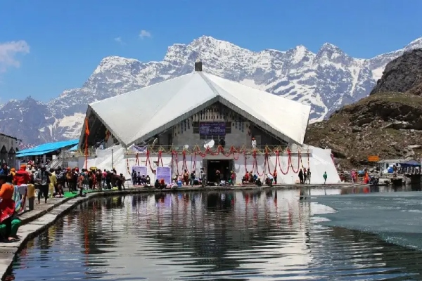 Hemkund Sahib Yatra 2026: श्रद्धालुओं के लिए खुशखबरी, इस दिन खुलेंगे हेमकुंड साहिब के कपाट