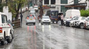 Himachal Weather: हिमाचल में भारी बारिश और बर्फबारी, IMD ने जारी किया ऑरेंज अलर्ट