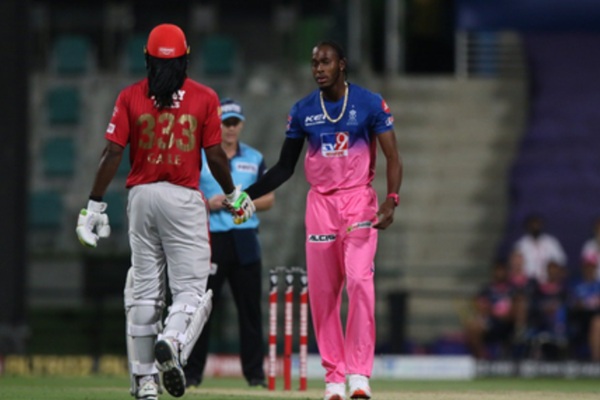 IPL में महंगे साबित हुए ये 5 गेंदबाज, एक मैच में लुटाए 70+ रन