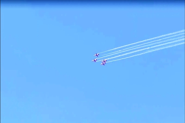 Sujanpur Air Show: सुजानपुर में वायु सेना के 9 जेट ने दिखाए करतब, सैनिक स्कूल के पूर्व छात्रों ने भरी उड़ान