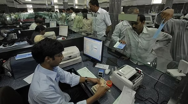 बैंकिंग कंपनियां अब 50,000 रुपए से अधिक ब्याज आय पर TDS काटेंगी