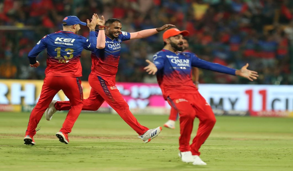 RCB को लगा बड़ा झटका, IPL 2026 से बाहर हुआ ये क्रिकेटर… रेप के लगे हैं आरोप