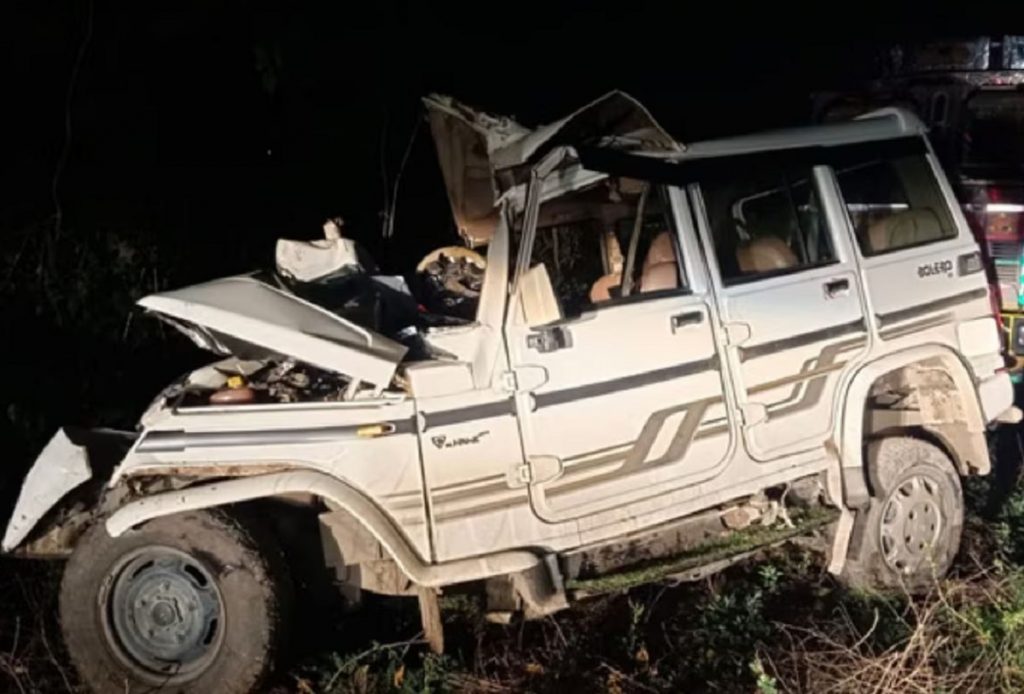 agra road accident