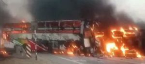 आंध्र प्रदेश में दर्दनाक हादसा, बस में आग लगने से जिंदा जले 13 लोग