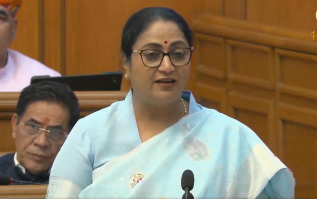 cm rekha gupta buget live