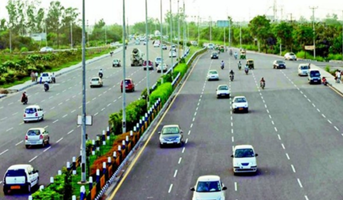 Delhi Traffic Advisory: घरों से निकलने से पहले जानें आज दिल्ली में कौन से रास्ते रहेंगे बंद, ये है पीछे की वजह