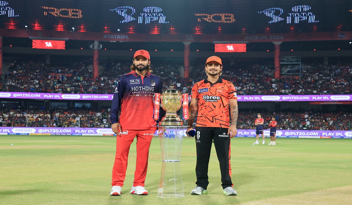 IPL 2026: RCB ने टॉस जीतकर चुनी गेंदबाजी, हैदराबाद पहले करेगी बल्लेबाजी (देखें प्लेइंग 11)