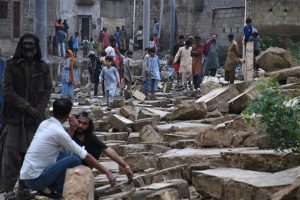 पाकिस्तान में कुदरत का कहर, भीषण तूफान में 21 लोगों की मौत
