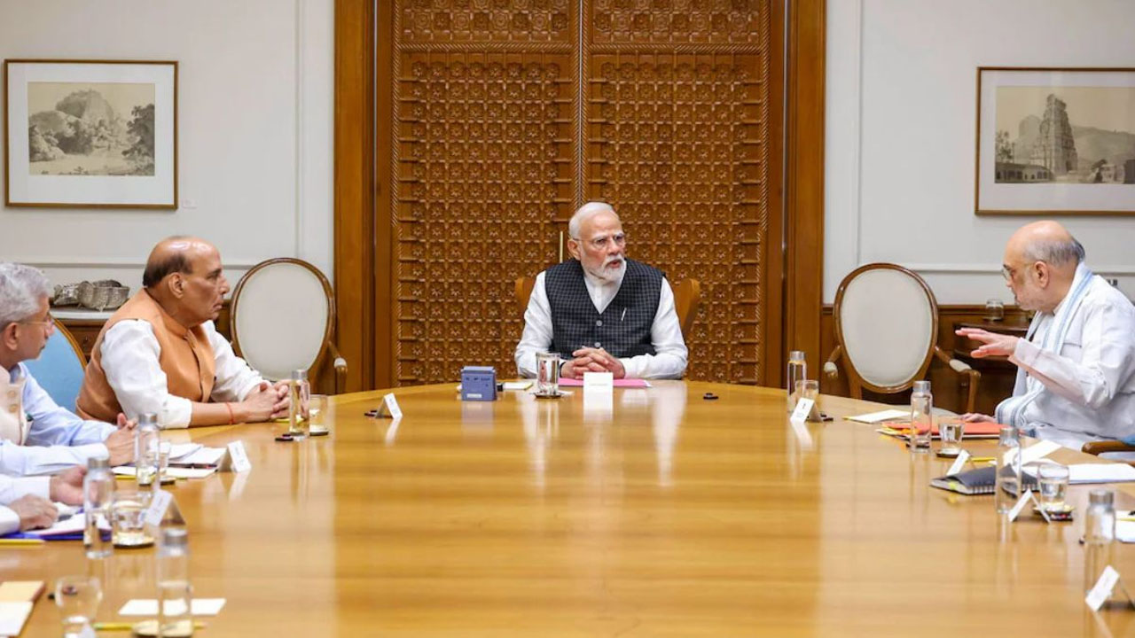 मिडिल ईस्ट संकट के बीच PM मोदी की आज वरिष्ठ मंत्रियों के साथ हाई लेवल मीटिंग, जानें किन मुद्दों पर होगी चर्चा