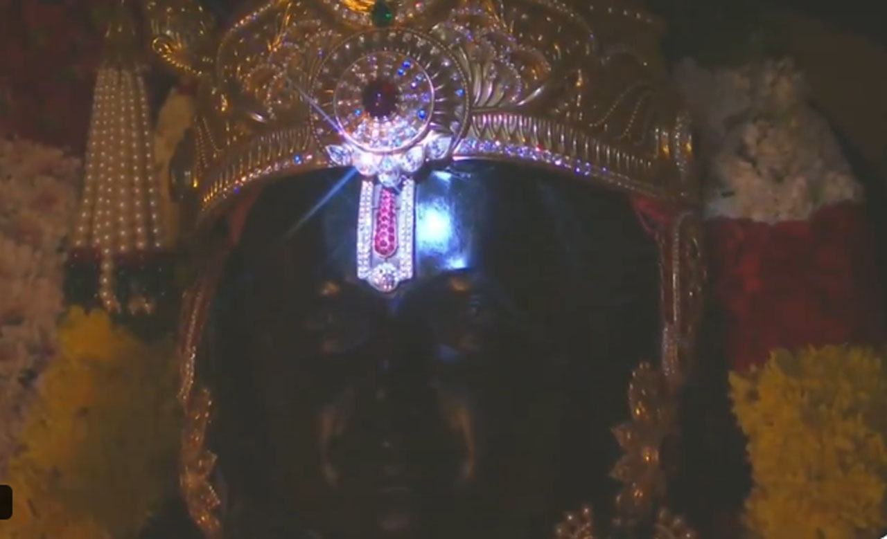 अयोध्याः रामनवमी पर रामलला का हुआ भव्य सूर्यतिलक… पूरे मंदिर परिसर में गूंजा ‘जय श्री राम’, देखें वीडियो