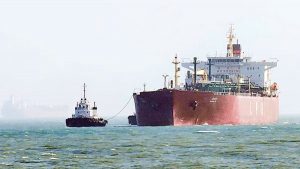 होर्मुज स्ट्रेट पार कर भारत पहुंचा LPG टैंकर ‘Green Sanvi’, दो और जहाज तैयार