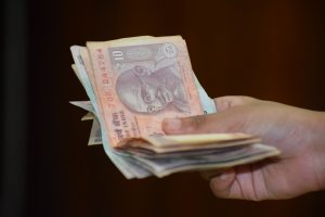 1 अप्रैल से लागू नए नियम, टैक्स और LPG में बदलाव; आपकी जेब पर कितना असर