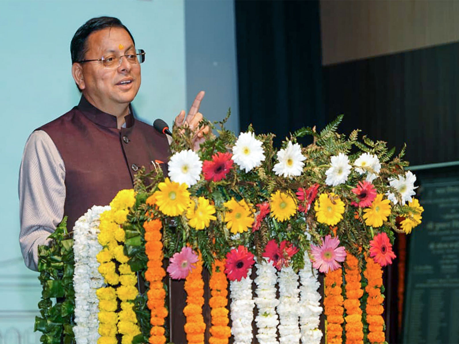 उत्तराखंड के CM ने कुंभ मेले के लिए इंफ्रास्ट्रक्चर डेवलपमेंट में तेज़ी लाने के लिए ₹1,200 करोड़ किए मंज़ूर