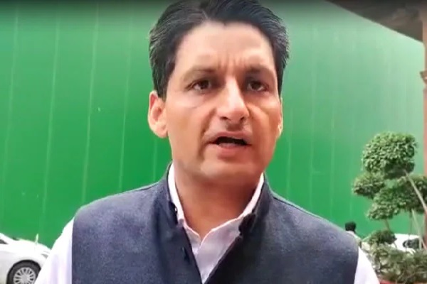 Haryana : बागियों को अपने साथ मिलाकर भाजपा उपचुनाव कराए  : दीपेंद्र