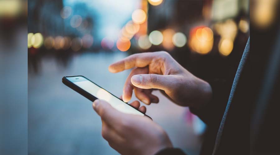 Tech Tips: गर्मियों में भी नहीं होगा स्मार्टफोन हीट, अपनाएं ये 5 आसान टिप्स