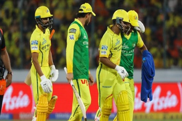 IPL के बीच CSK को लगा बड़ा झटका, पूरे सीजन के लिए बाहर हुआ ये क्रिकेटर