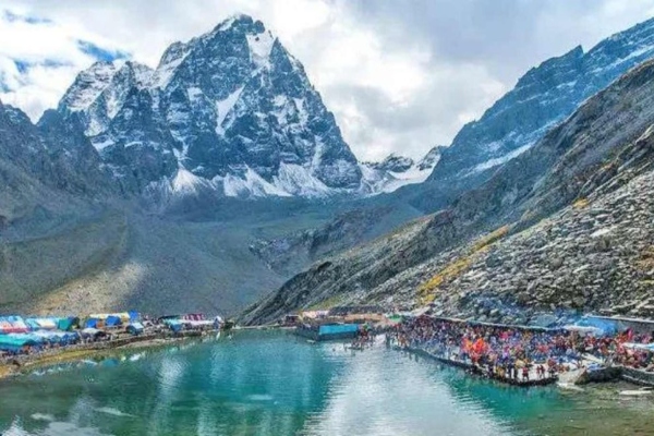 Himachal: मणिमहेश झील की ट्रेकिंग पर लगी रोक, प्रशासन ने की ये अपील