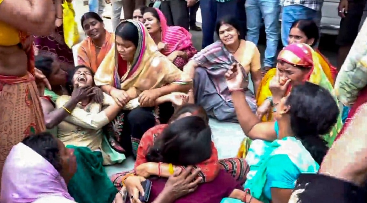 नालंदा भगदड़ मामले में प्रशासन की सख्त कार्रवाई, मंदिर के पुजारी समेत 4 गिरफ्तार