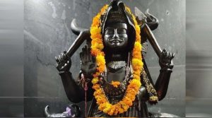 Shaniwar Upay: आज के दिन भूलकर भी न करें ये गलतियां, नहीं तो बढ़ सकता है शनि का प्रभाव