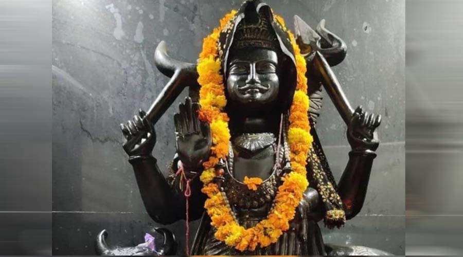 Shaniwar Upay: आज के दिन भूलकर भी न करें ये गलतियां, नहीं तो बढ़ सकता है शनि का प्रभाव