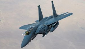 ईरान का दावा: US का F-15E लड़ाकू विमान गिराया, पायलट को जिंदा पकड़ा; अमेरिका ने साधी चुप्पी