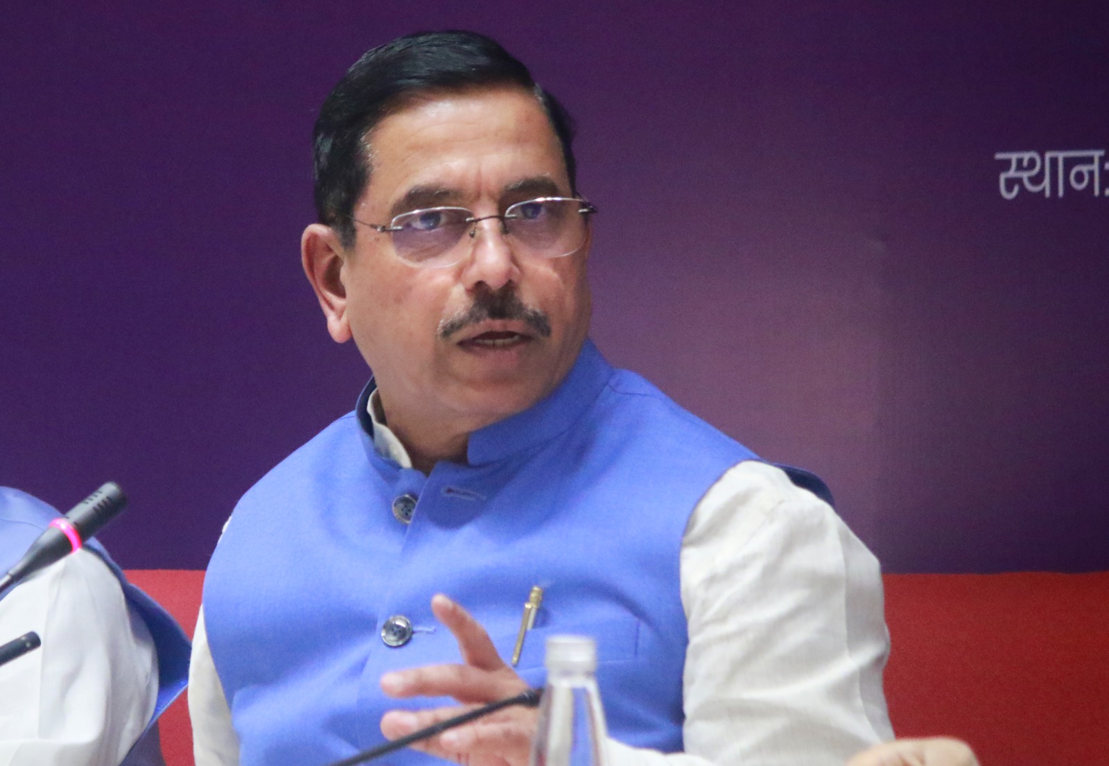 ग्रीन एनर्जी में भारत तेज़ी से आगे, 2030 तक 500 गीगावाट क्षमता लक्ष्य: प्रह्लाद जोशी