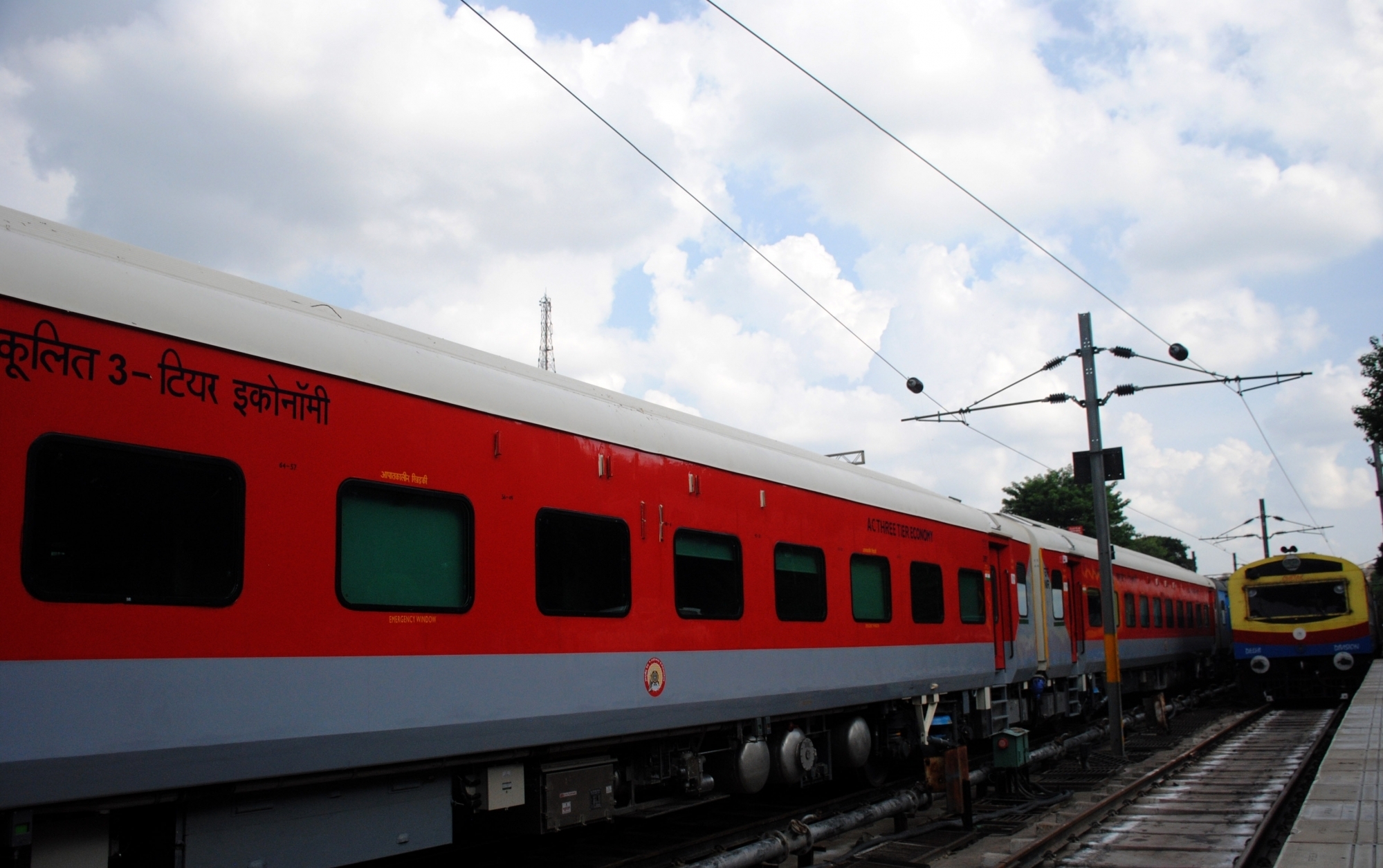 ₹398 करोड़ की योजना, Indian Railways गुजरात और मध्य प्रदेश में बिछाएगा 1,929 किमी OFC नेटवर्क