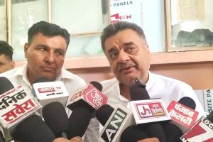 Haryana : पूर्व मुख्यमंत्री पर टिप्पणी, चंद्रमोहन का राज्यसभा सदस्य को मानहानि का नोटिस, बोली-इरादा अपमान करना नहीं