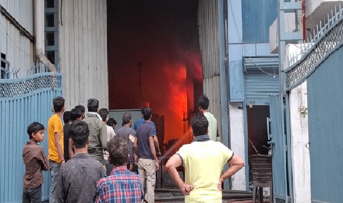 Haryana News : कुंडली औद्योगिक क्षेत्र में आग, चपेट में चार फैक्ट्रियां