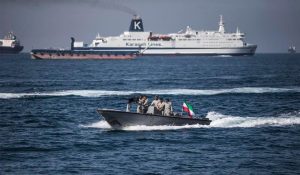 Strait of Hormuz पर ईरान की कड़ी चेतावनी, कहा- किसी भी गलत हरकत के होंगे घातक परिणाम