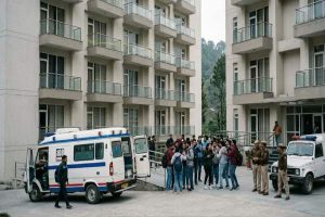 हिमाचल के निजी यूनिवर्सिटी में छात्र ने लगाई छलांग, सनसनी फैली