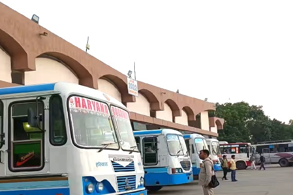Haryana : 52 सीटों की बस में 34 यात्री बिना टिकट, रेड में सामान भी मिला