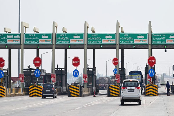 Haryana News : टोल दरें बढ़ने से गुस्सा टॉप गियर में