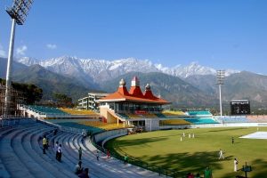 आईपीएल 2026: PBKS vs RCB मैच के लिए धर्मशाला तैयार, पैराग्लाइडिंग पर रहेगी रोक, इन जगह मिलेगी पार्किंग