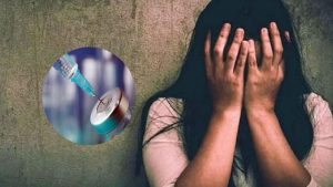 इलाज के लिये Hospital पहुंची युवती, डाक्टर ने बेहोशी का इंजेक्शन लगाकर किया Rape