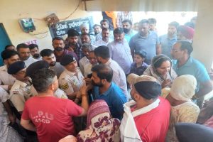 HP Panchayat Election 2026: बूथ के अंदर भिड़े 2 गुट, जानें पंचायत चुनाव में कहां-कहां हुआ विवाद