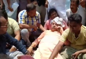 हुगली में TMC और BJP कार्यकर्ताओं के बीच झड़प, सांसद कल्याण बनर्जी घायल, देखें वीडियो